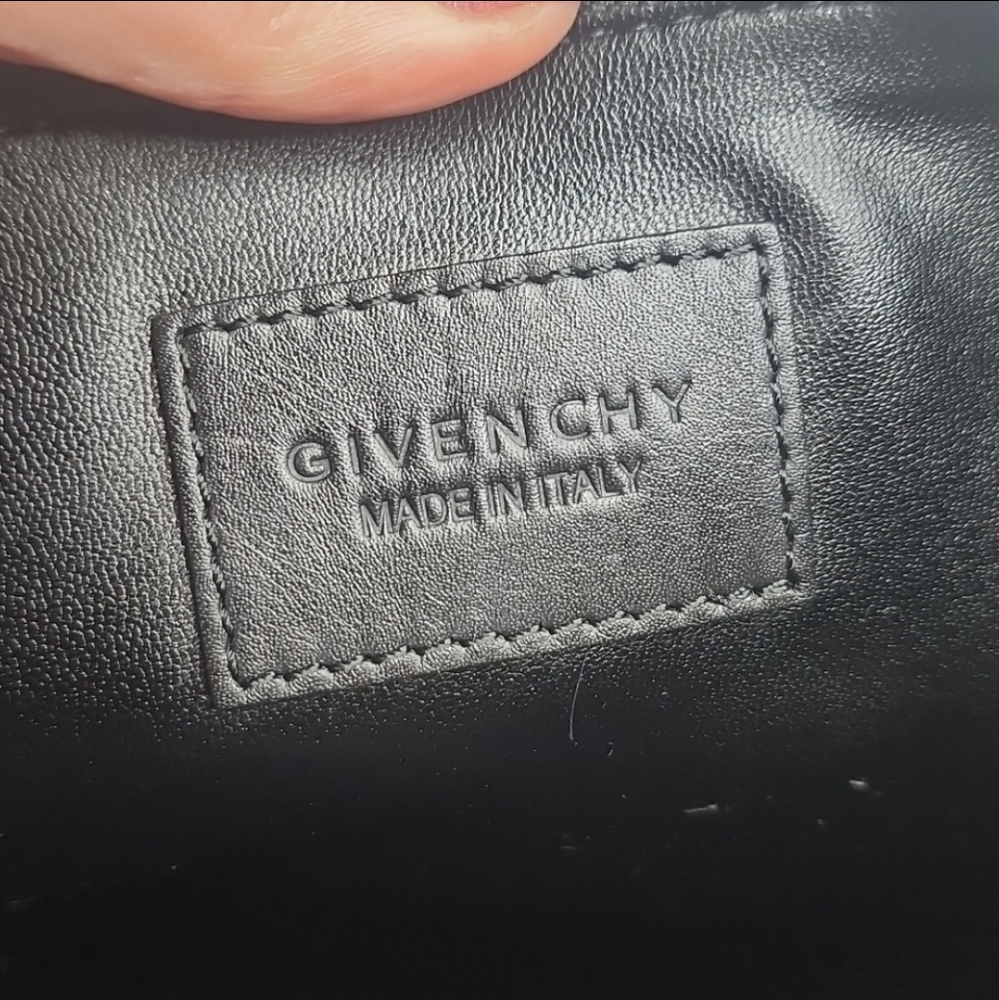 Givenchy printed leather large pouch with added pearl handle and crossbo… - Picture 6 of 15